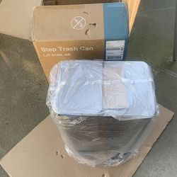 Stainless steel trashcan