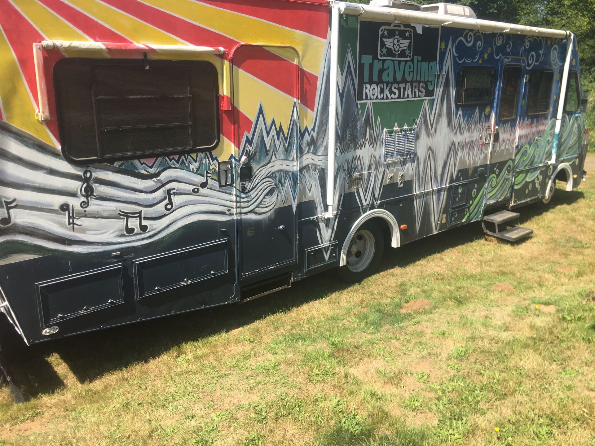 34’ Fully Renovated 1989 Fleetwood Bounder RV Motorhome for Sale in