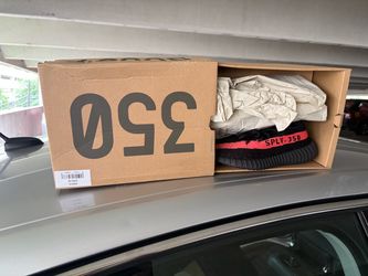 Adidas Yeezy Boost 350 V2 Bred