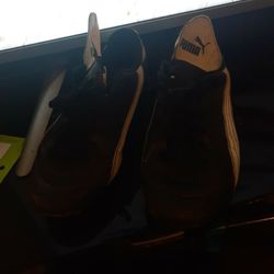 Soccer Shoes Size 5v