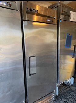 True 1 door refrigerator 100% working cold