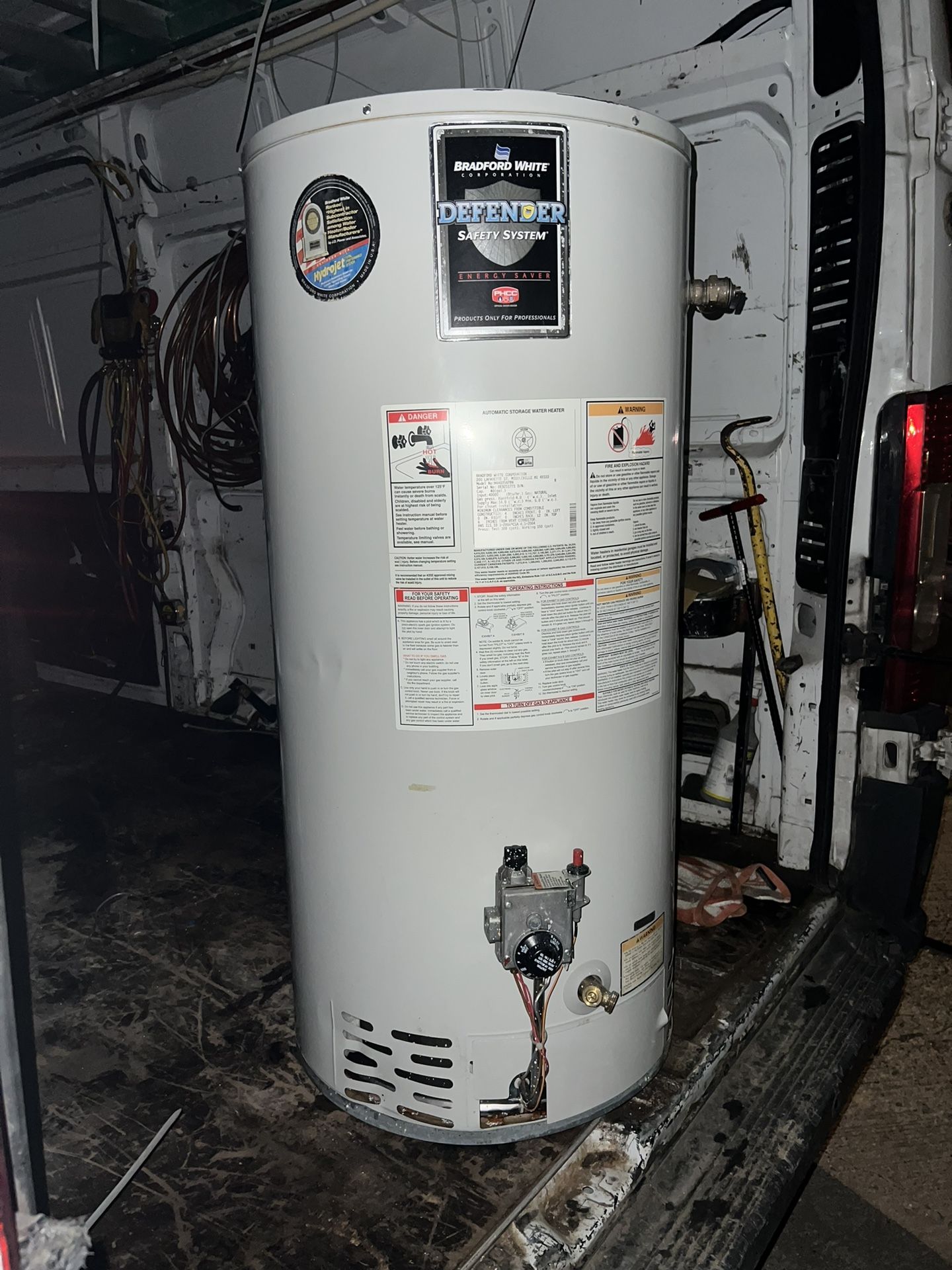 40 Gal Gas Water Heater for Sale in Houston, TX - OfferUp