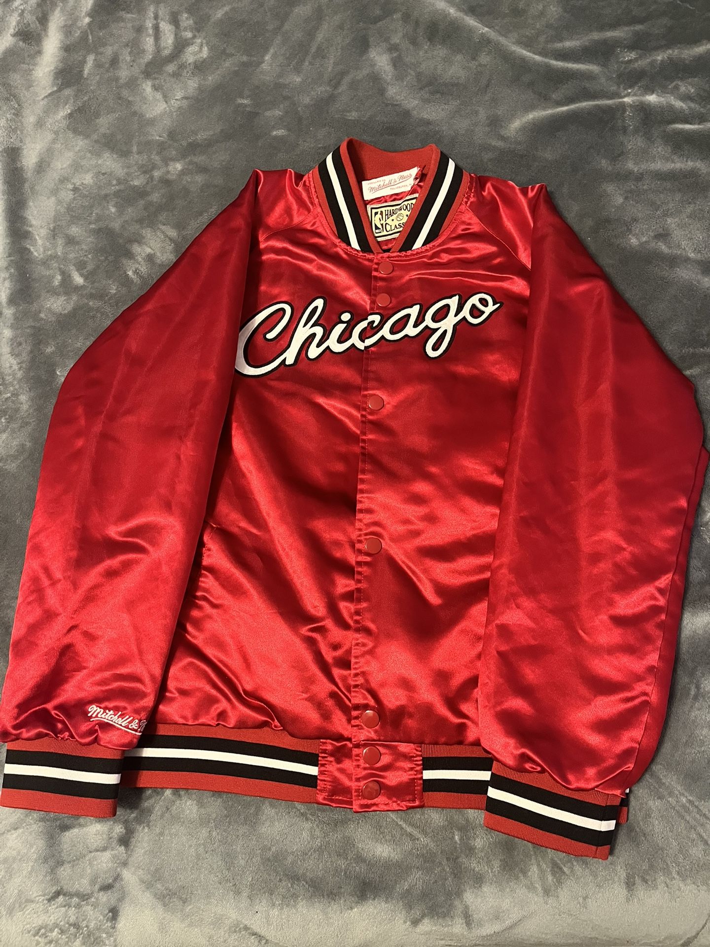 Chicago Bulls Mitchell and Ness bomber jacket