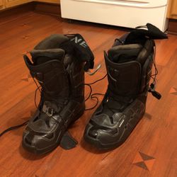 Salomon F22 Women’s Snowboarding Boots (Size 8)
