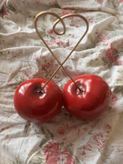cherry picture holder