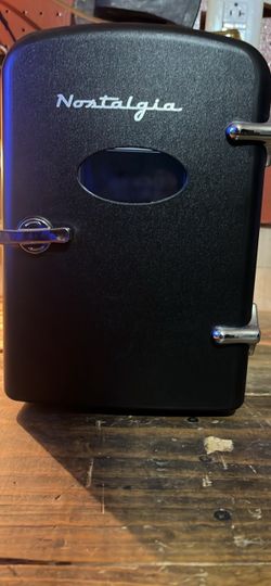 Nostalgia 6 can mini fridge