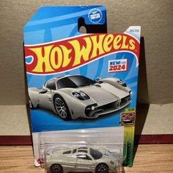 Hot Wheels / Pagani Utopia / Light Gray