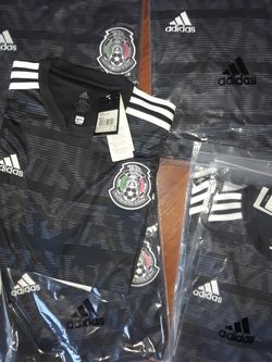 DISPONIBLE todos los size