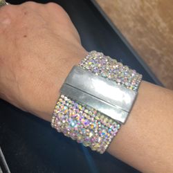 Sparkle Lap Cuff Magnetic clasp Bracelet 