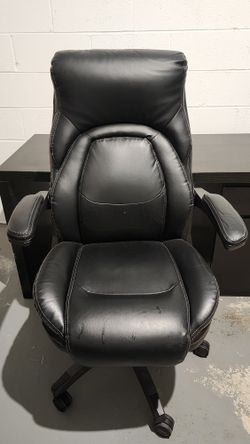 La-Z-Boy Manager's Office Chair with Adjustable Headrest