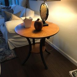 30x28 French End Table