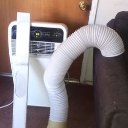 10.000 BTU Ac With Hose Exhaust Works Good Clean Good Condition Located In Canoga Park 