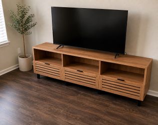 Walker Edison Jackson Transitional English Oak TV Stand (Accommodates TVs up to 80-in)