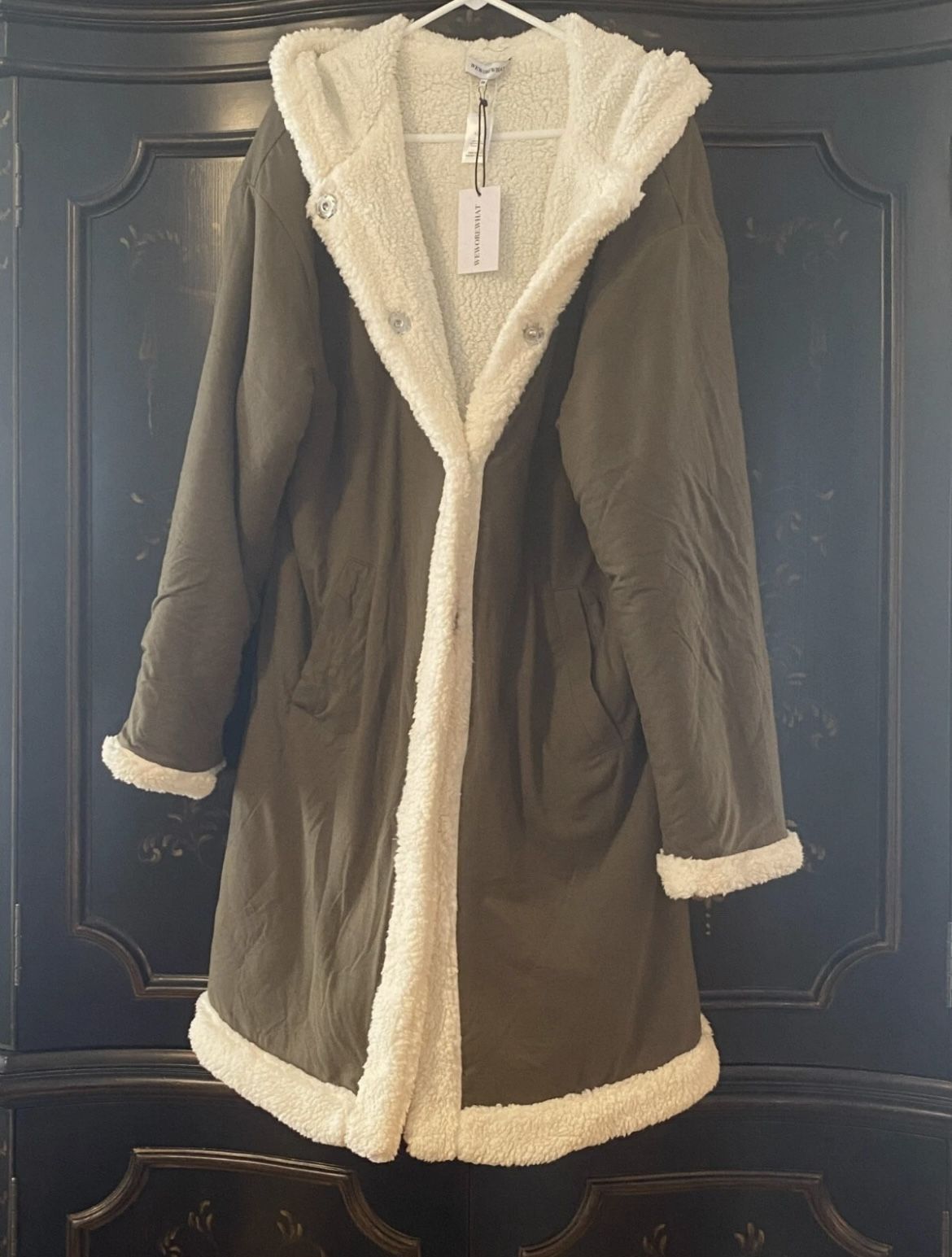 WeWoreWhat Sherpa Lined Hooded Faux Fur Overcoat Women Oversized Reversible NWT