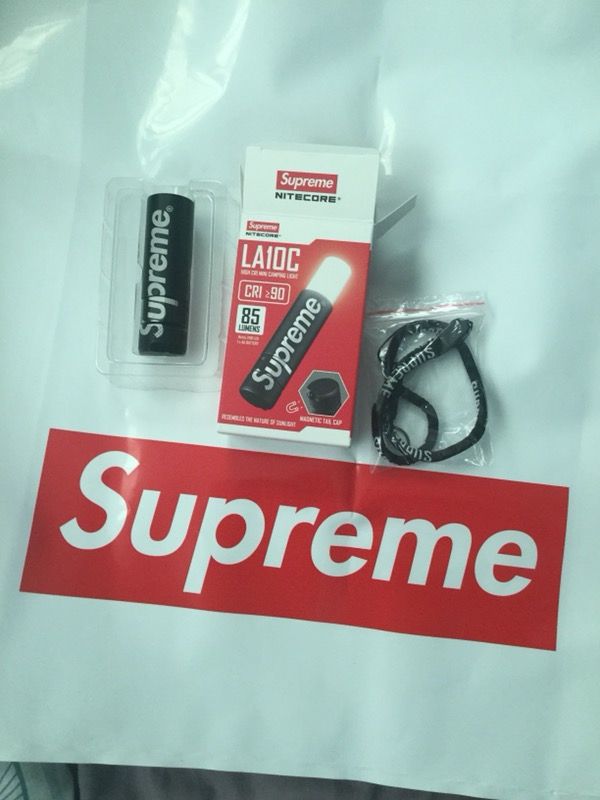Supreme flashlight