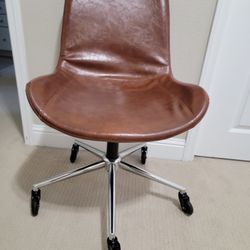 JUST REDUCED PRICE***Sleek Faux Leather Office Chair – Smooth Rolling Wheels***