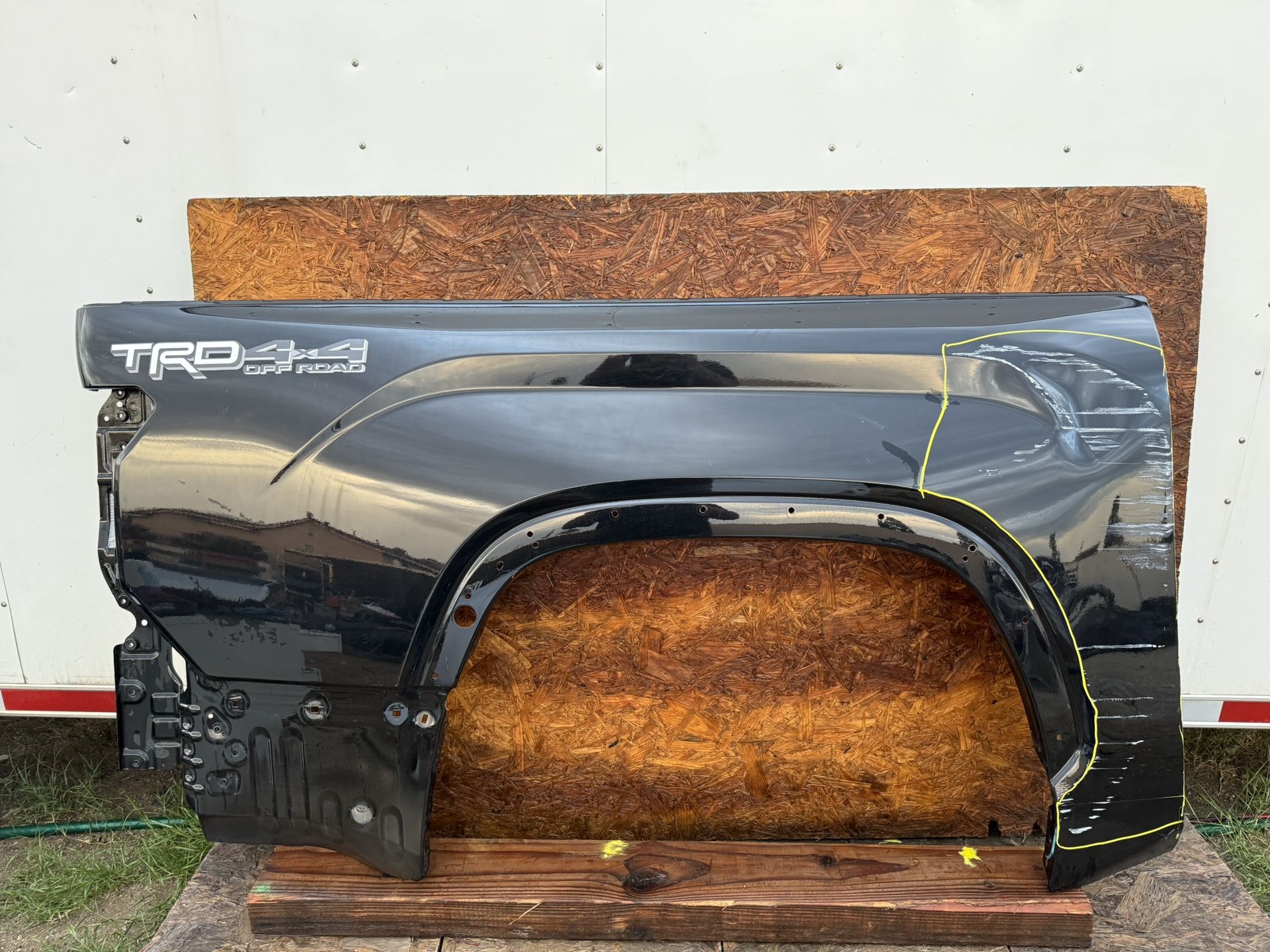2022 2025TOYOTA TUNDRA PASSENGER SSIDE - RH SIDE BEDSIDE PANEL OEM