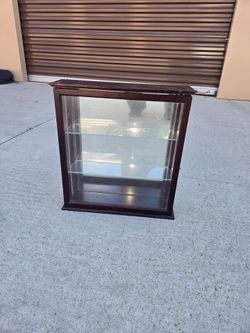 Small wall curio