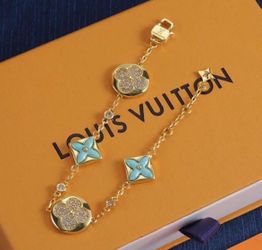 New 18k stainless steel gold bracelet comes with dust bag  only