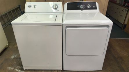 WHIRLPOOL ELITE WHITE TOPLOAD WASHER & GE ELECTRIC DRYER SET