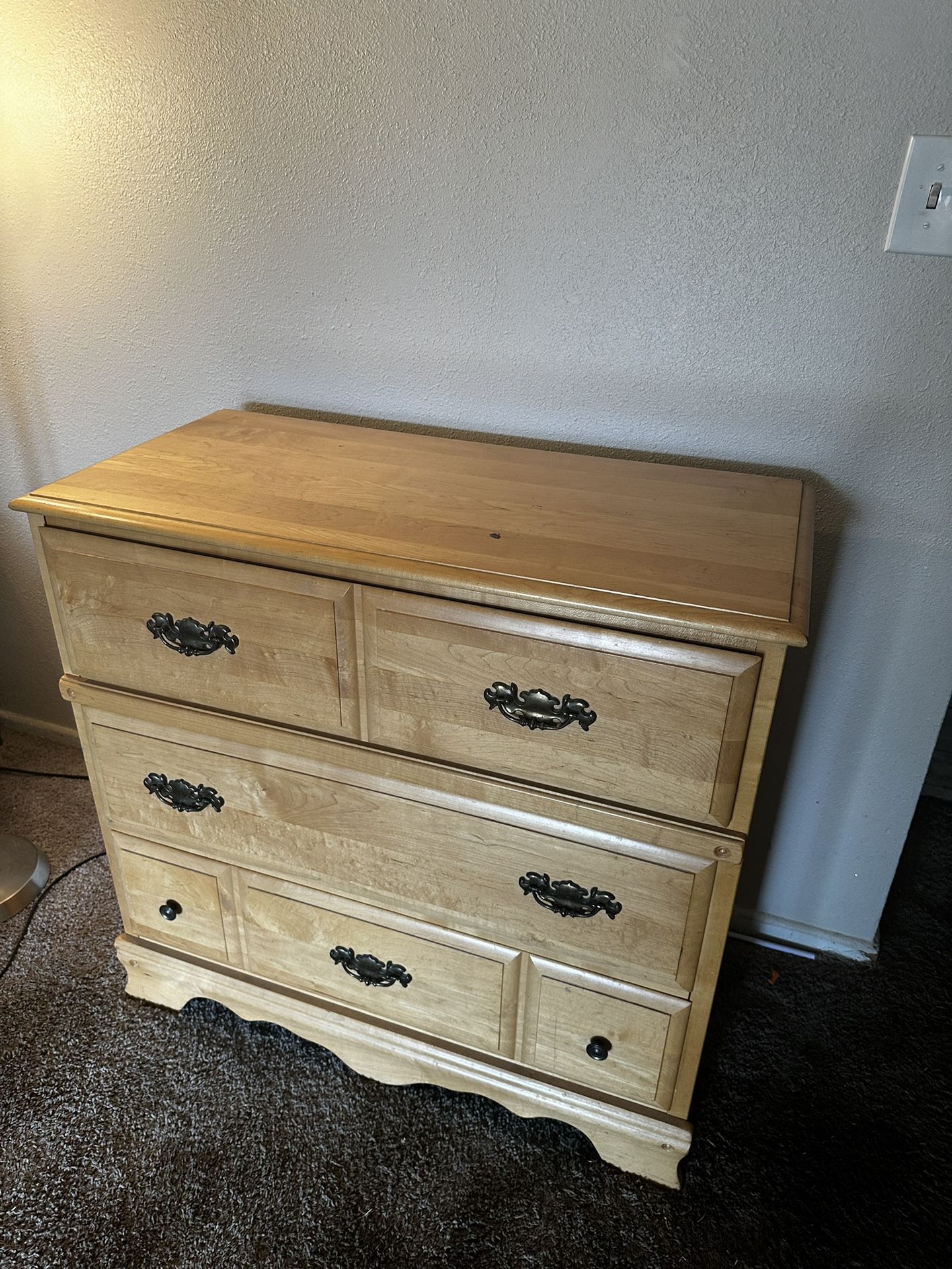 Dresser 