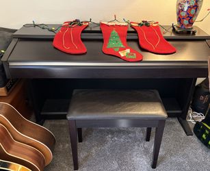 Yamaha YDP223 Digital Piano with Bench