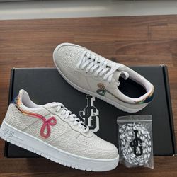 John Geiger GF-01 Off- White Pebbled Leather Iridescent Shoes size 7 Women’s