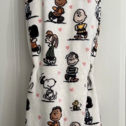 SNOOPY AND FRIENDS VALENTINES BLANKET 