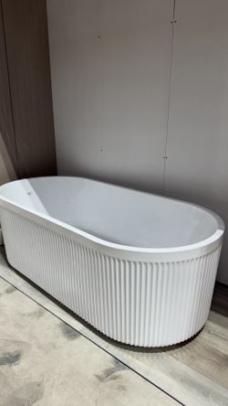 $432 Bathtub White Acrylic