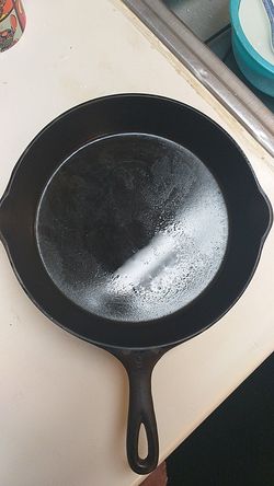 Vintage Unmarked Wagner, Pre- Wagner, Extraordinary Quality, Smooth Surface, Very Rare, #9 with Heat Rings, Excellent Condition, very clean,