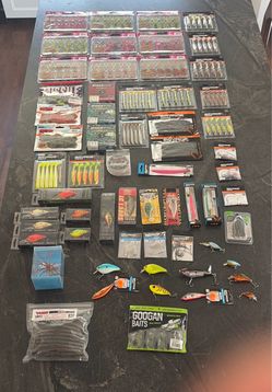Fishing Lures 61 Pieces Crank Baits Line Braid Hooks Jigs Soft Plastics New Urchin Hard Baits New