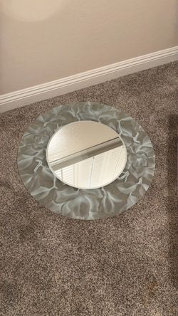 Round Wall Mirror with Floral Frame