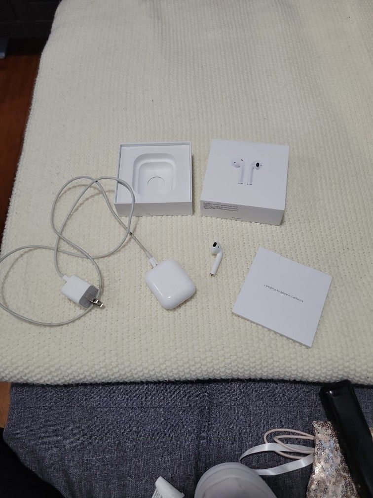 Apple AirPod First Generation