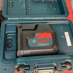 125 ft. Green 3-Point Self-Leveling Laser with VisiMax Technology, Integrated Multipurpose Mount, and Hard Carrying Case 125 ft. Green 3-Point Self-Le