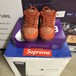 Nike Dunk SB Red 
