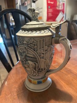 Vintage 1992 Avon “Winner’s Circle” Horse Racing Stein