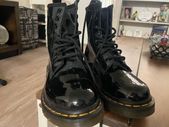 Dr. Martens Airwair Women’s Size 6