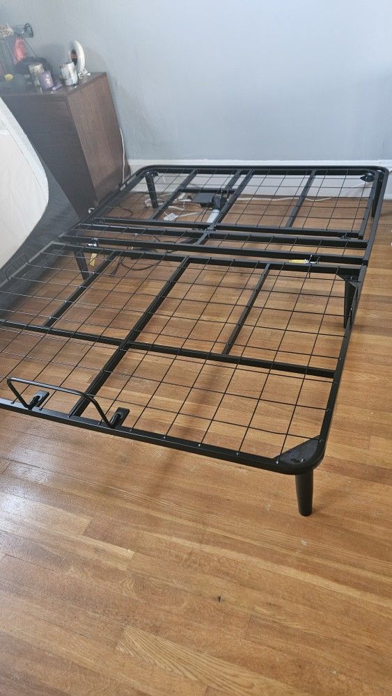 Free Queen Size Adjustable Bedframe