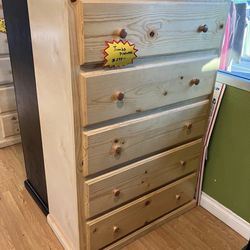 Five drawers jumbo dresser