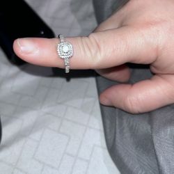 10 K Gold Diamond Women’s Wedding Ring Set Size 9