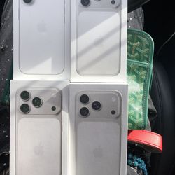 BRAND NEW - iPhone 17 (256GB WHITE)