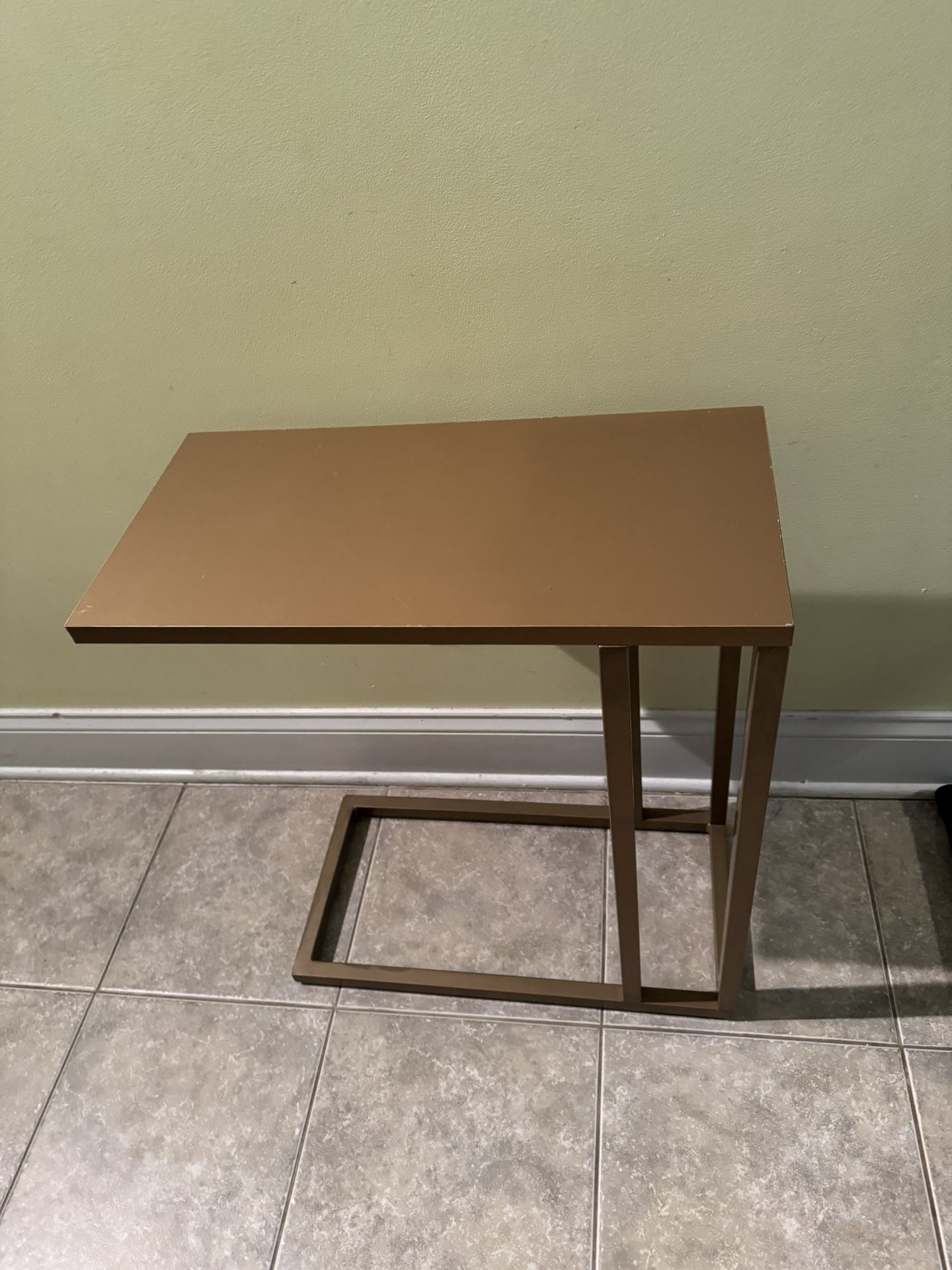 Gold side table in GOOD condition!