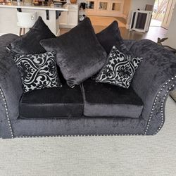 Beautiful Black Sofa Couch. Oversized Pillows Excellent Condition.