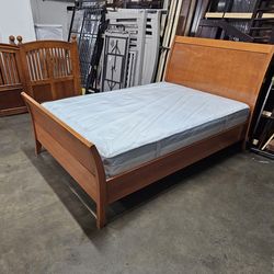 Full bed and mattress