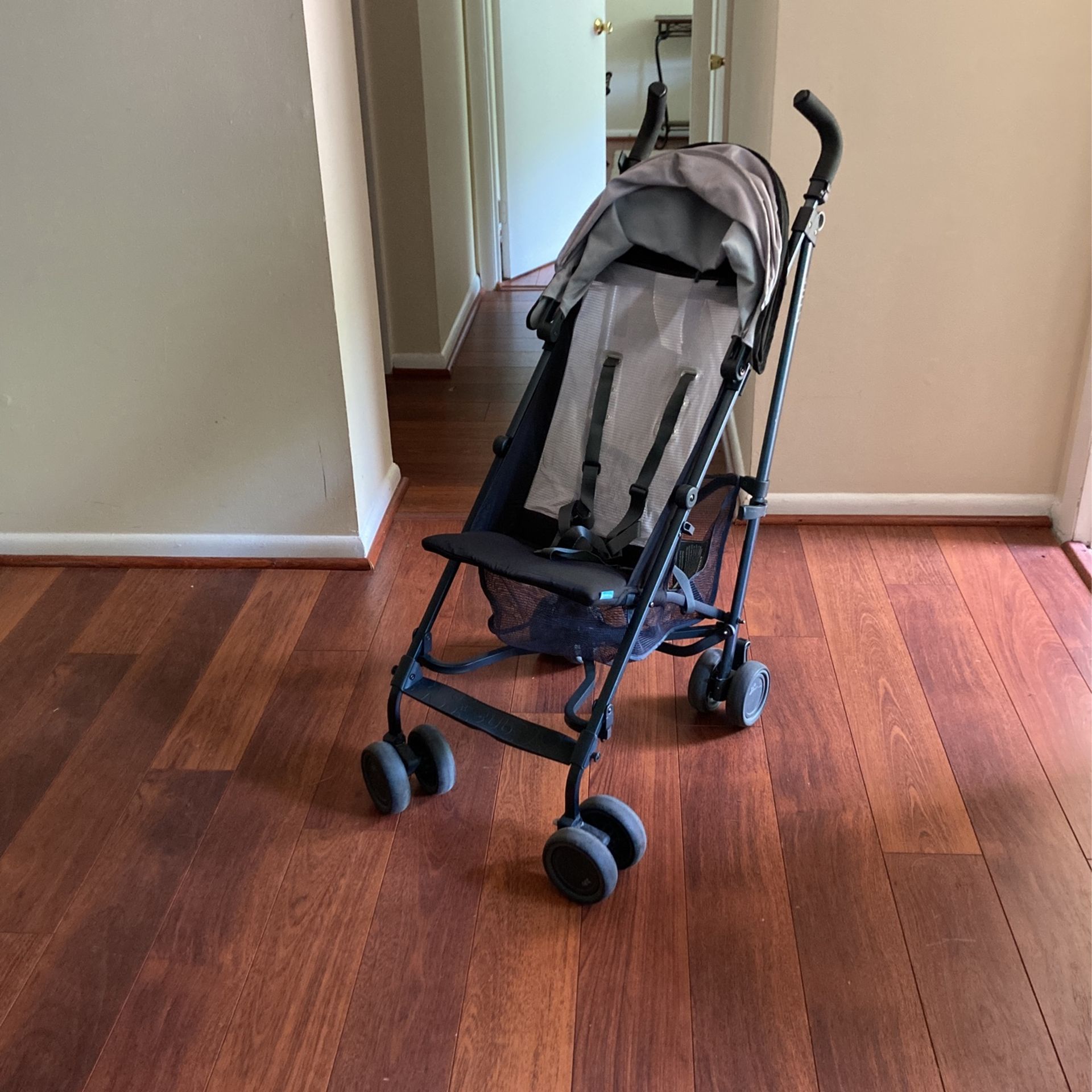 Uppababy G-LITE Umbrella Stroller