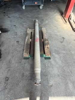 2009-2013 Chevy Silverado 1500 / GMC Sierra 1500 Rear Drive Shaft Assembly OEM 5.3L v8 6 speed 2wd