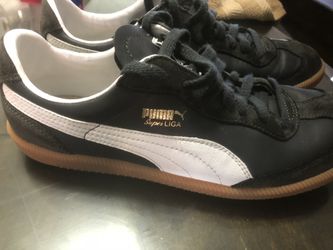 Puma Shoes for man size 9 almost to new