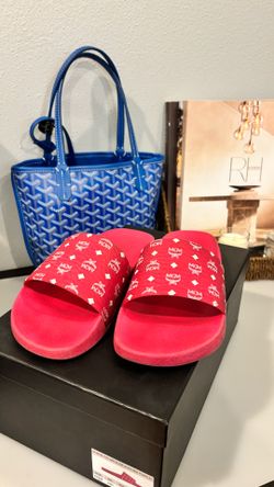 Mcm woman’s slides