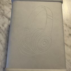 Beats Solo 4  Bluetooth Wireless 