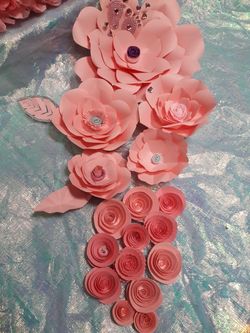 Flores de diferentes colores y tamaños